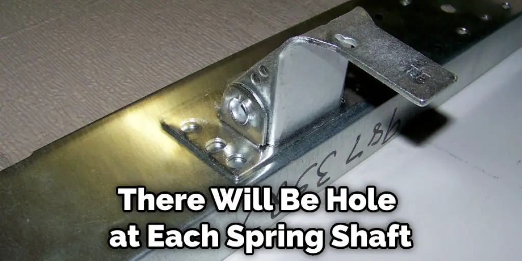 How to Manually Lock Garage Door From Outside in 5 Steps