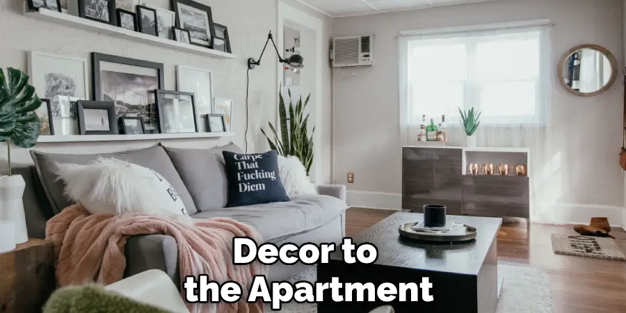 Decor to the Apartment