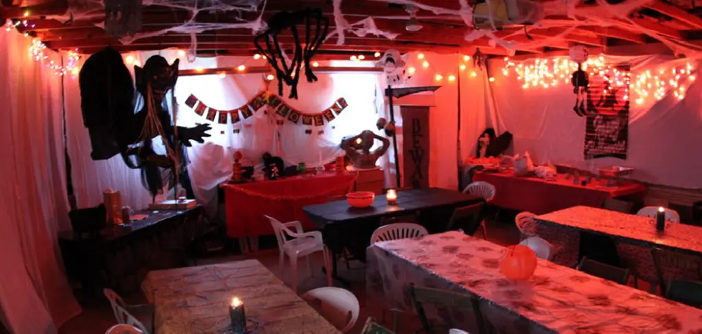 How to Decorate a Garage for A Halloween Party