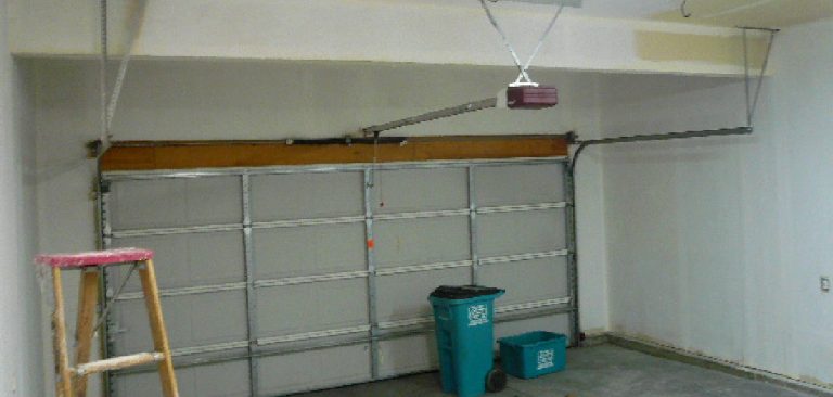 How to Clean the Inside of a Garage Door