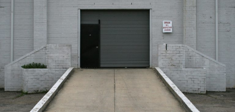 How to Identify Garage Door Manufacturer