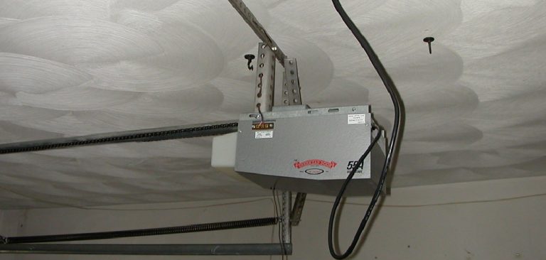 How to Reset a Wayne Dalton Garage Door Opener
