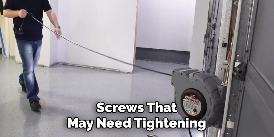 Screws That
May Need Tightening
