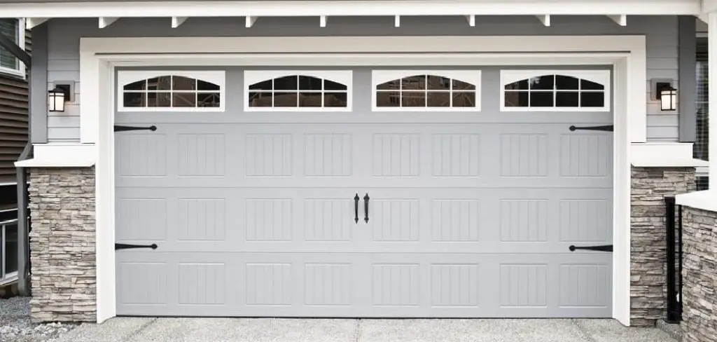 How to Straighten a Garage Door